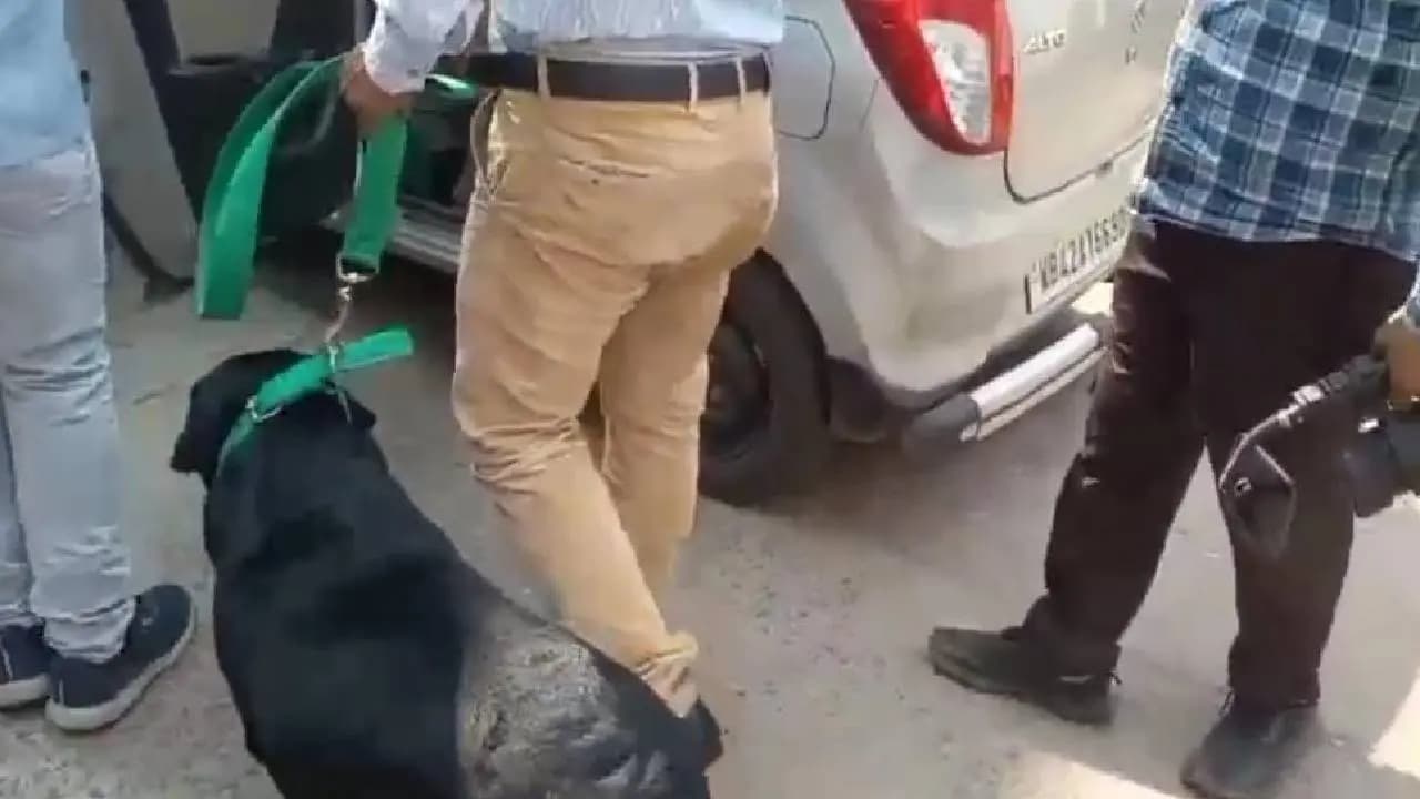 Bomb scare spreads in the post offices across West Bengal 
