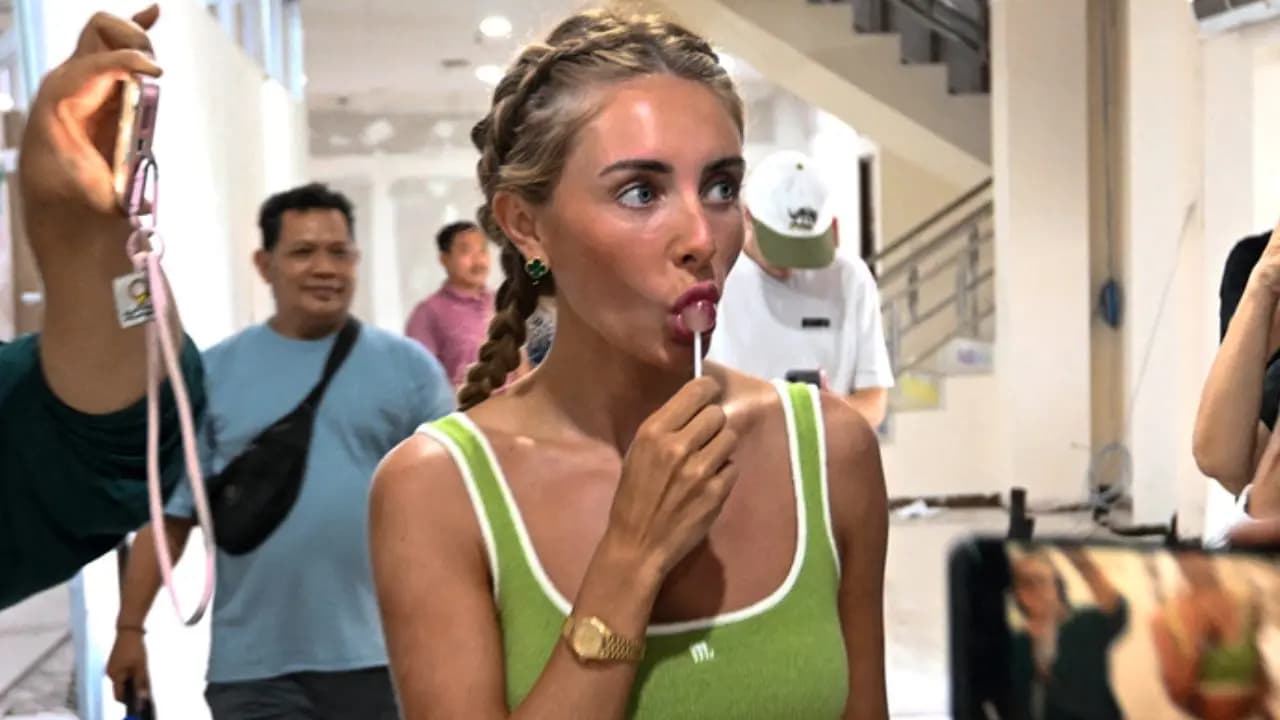 Adult star bonnie blue says she is pregnant 