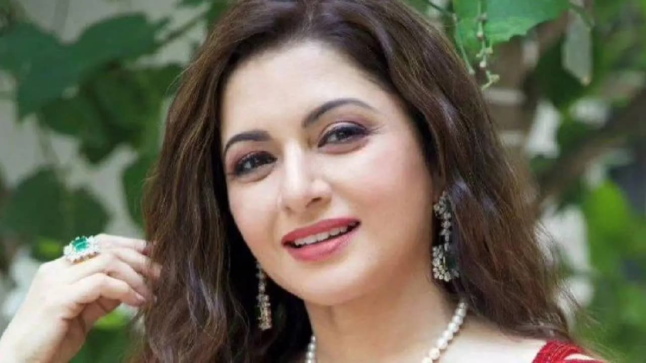 Bhagyashree calls out uncomfortable intimacy in todays bollywood movies