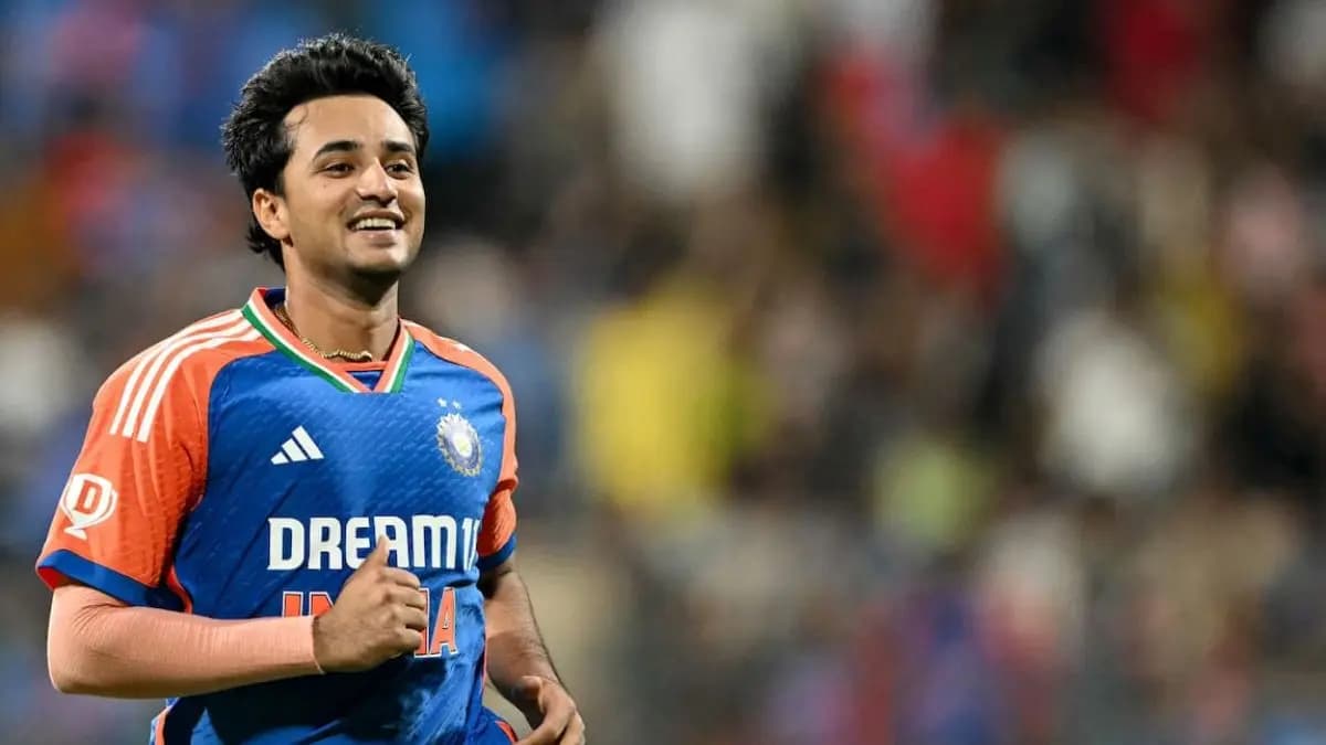 T20 World Cup:Ravichandran Ashwin defended Abhishek Sharma after Mohammed Amir labelled him slogger