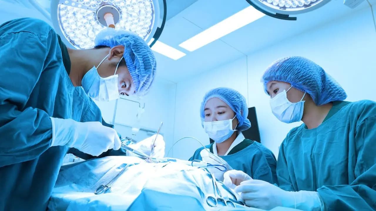 Nepal doctors discovered maggts inside mans penis
