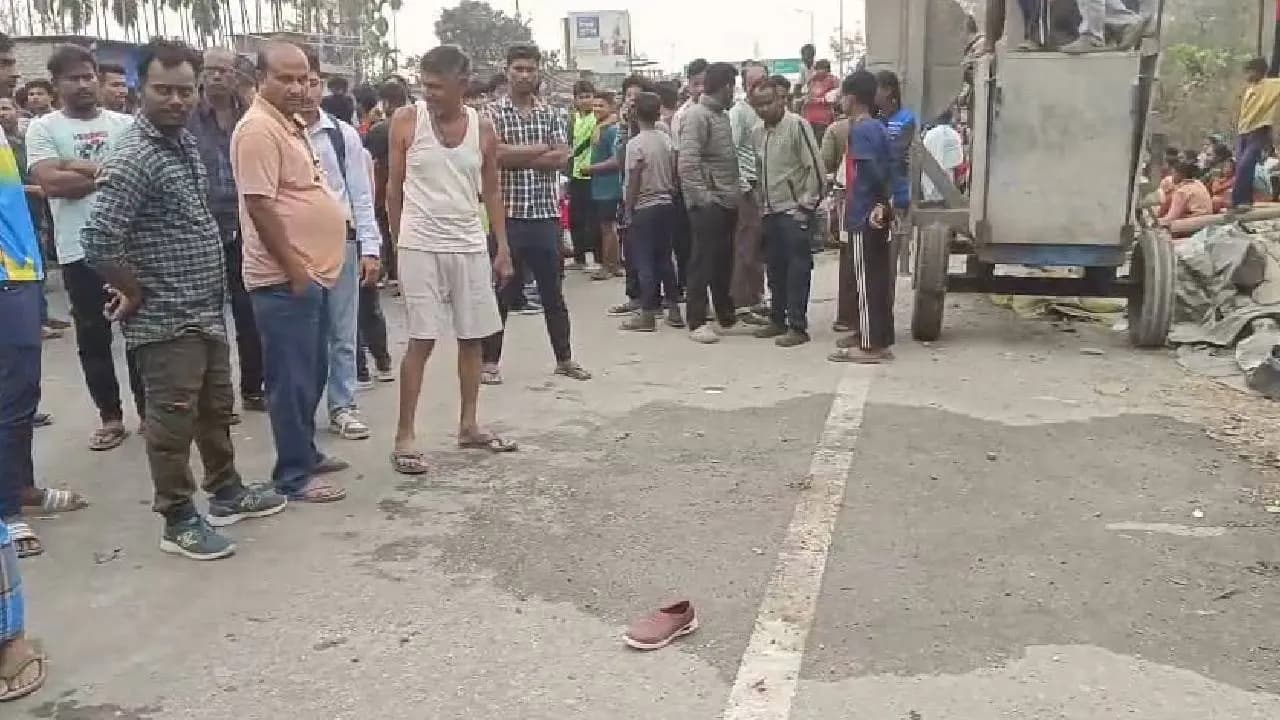 Four tea workers dies in road accident in alipurduar