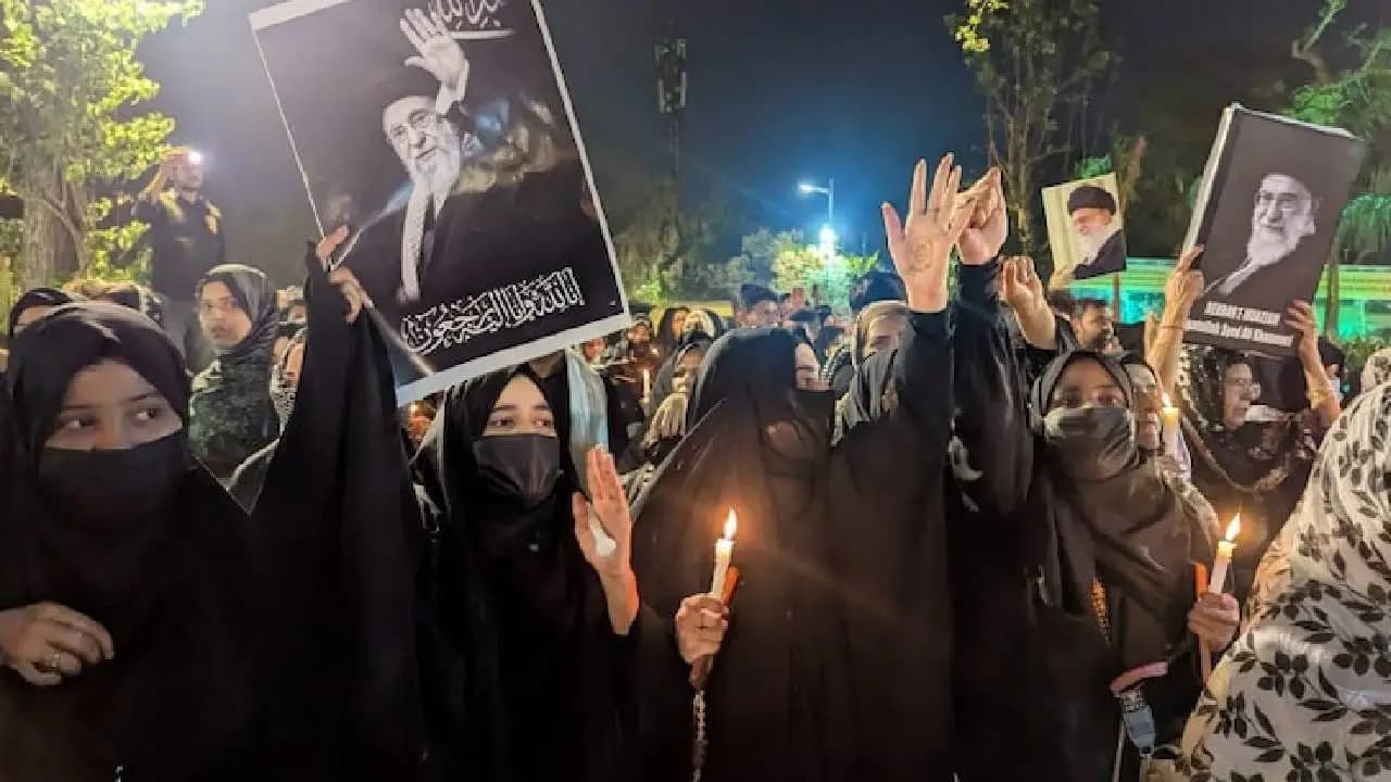 Ayatollah Ali Khamenei Death: Massive Candlelight Marches in Delhi, Protests Erupt Across India