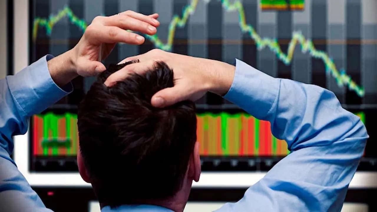 Indian stock market plunges as oil prices rise on Middle East conflict