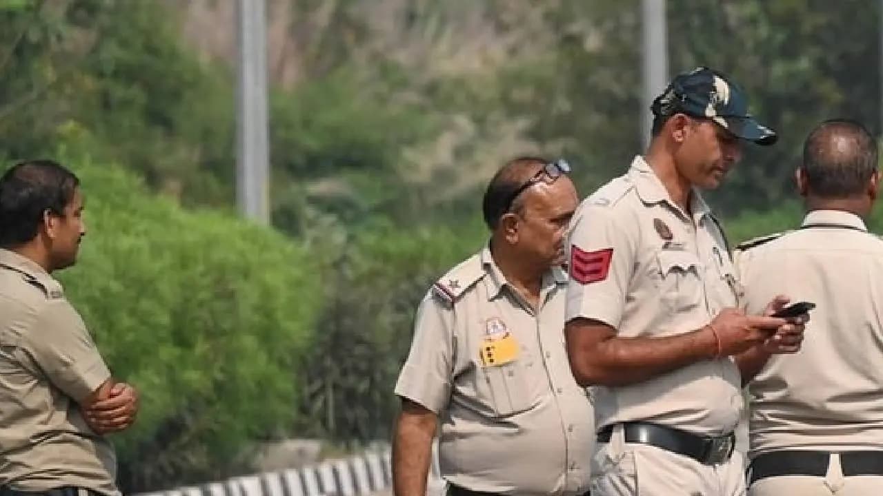 Delhi Canteen Manager Murdered and Dismembered for Gold; Body Dumped in Yamuna