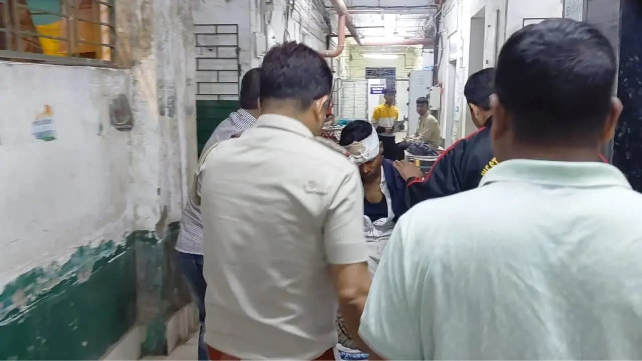 Tragic accident on Chandrakona Road late at night