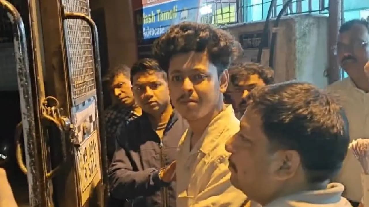 Shamik Adhikary crying while again get judicial custody order