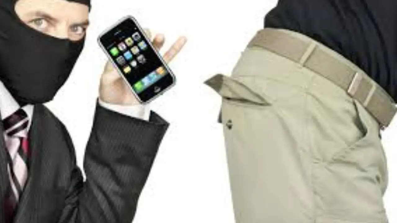 delivery boy used to open the box while delivering and steal the expensive smartphone