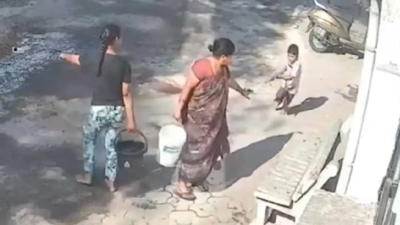 Grandmother pours boiling water on four year old boy for splashing colour on Holi in Maharashtra