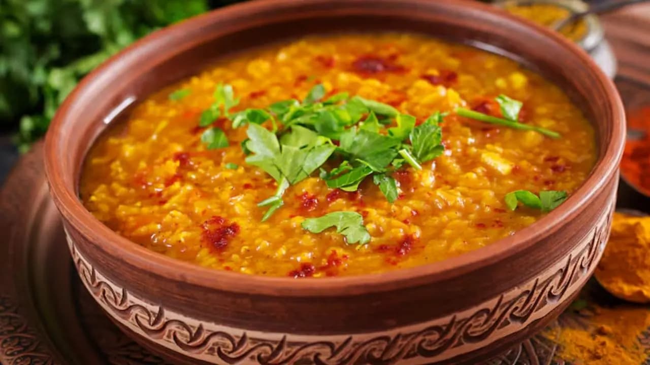 Rampuri Dal Recipe: How to Make This Traditional and Flavorful Arhar Dal at Home
