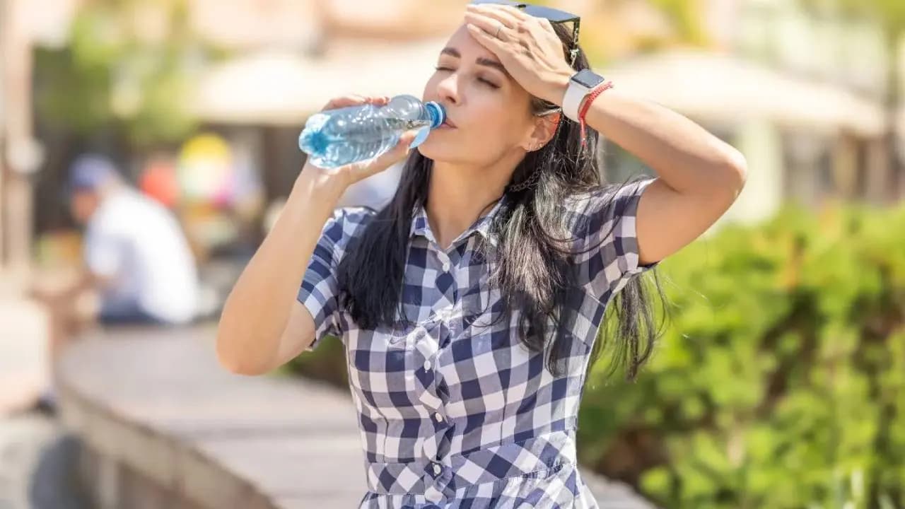 5 Signs of Dehydration: Why You Should not Wait Until You are thirsty to Drink Water