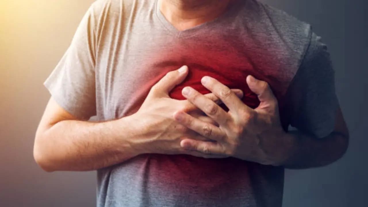 Heart Attack First Aid: Immediate Steps to Take if You Are Alone to Save Your Life