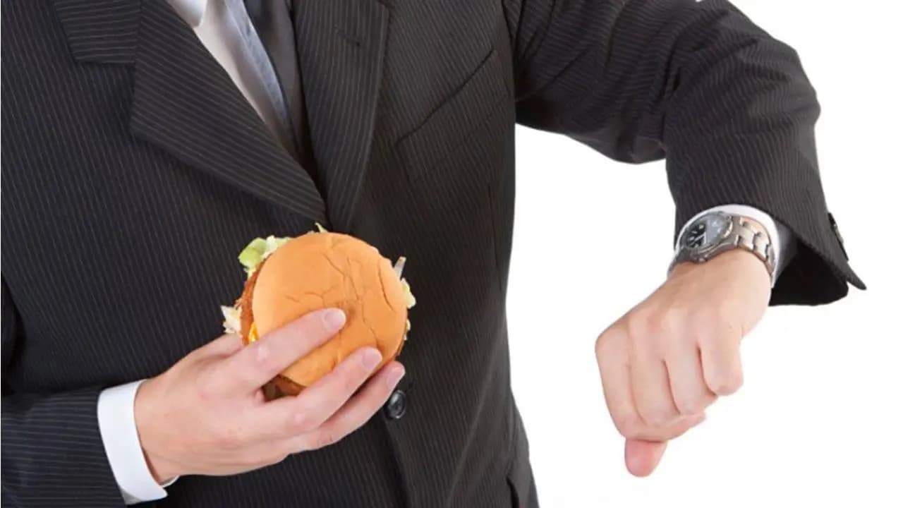  Why Eating Too Fast Leads to Weight Gain: Health Risks and How to Fix the Habit