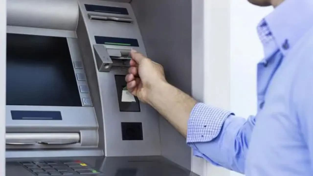 How to Withdraw Cash from ATM Without Debit Card: Step-by-Step UPI QR Code Guide