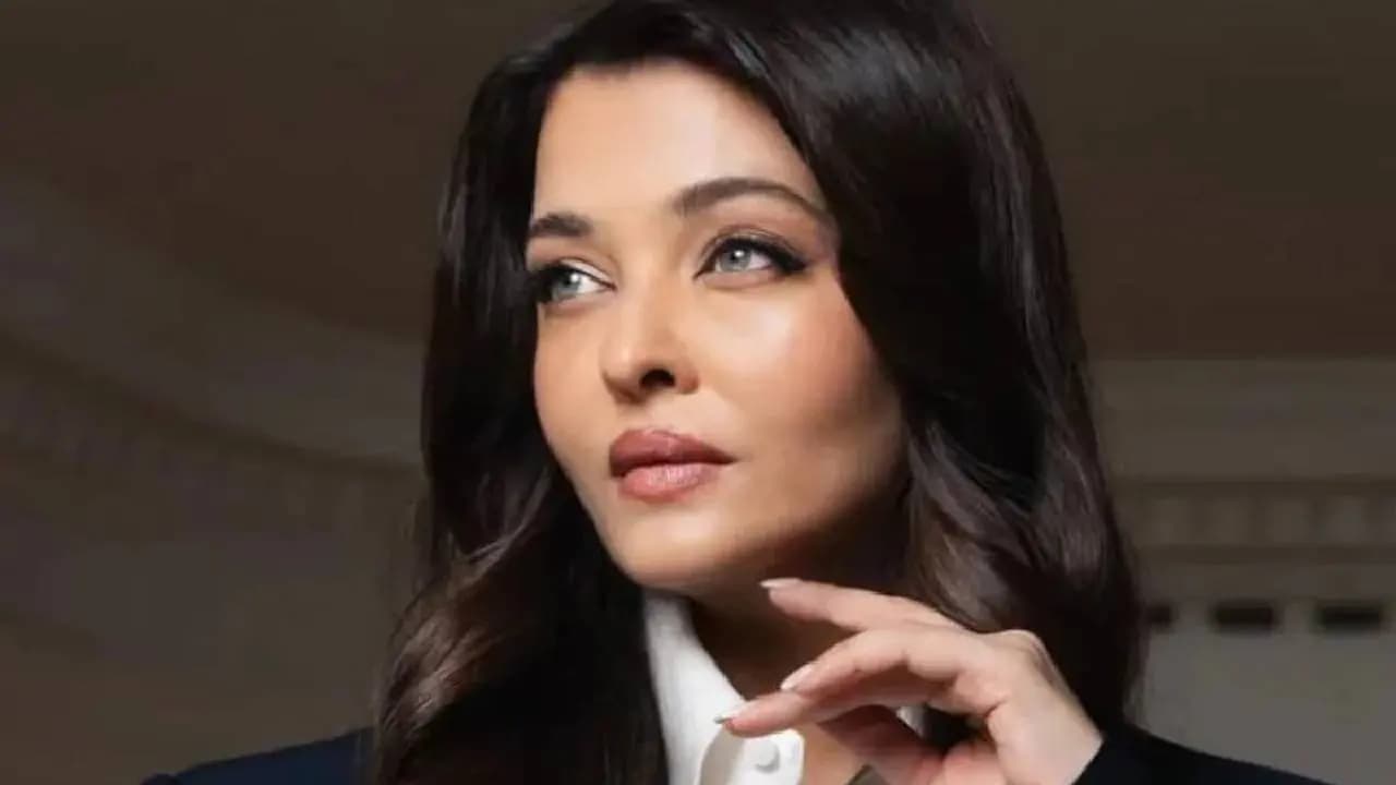 princess polly baby blue dress SantaBanta Indian Celebrities(F)-Aishwarya Rai- Wallpaper