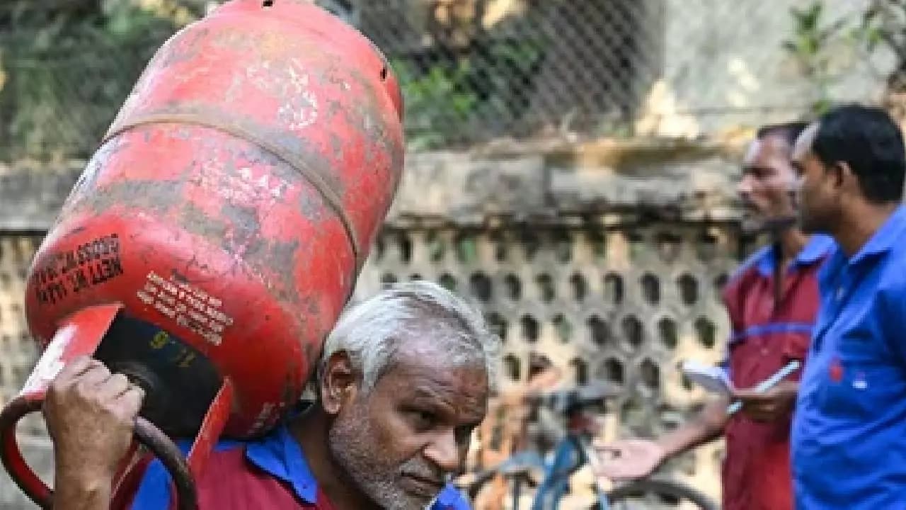 India Gas Crisis: Hotels Threaten Closure as Commercial LPG Shortage Hits Major Cities