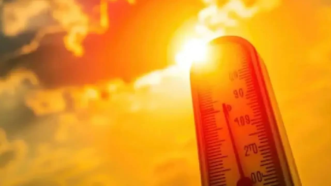 Mumbai Heatwave: Orange Alert Issued as Temperatures Hit 40°C in Early March