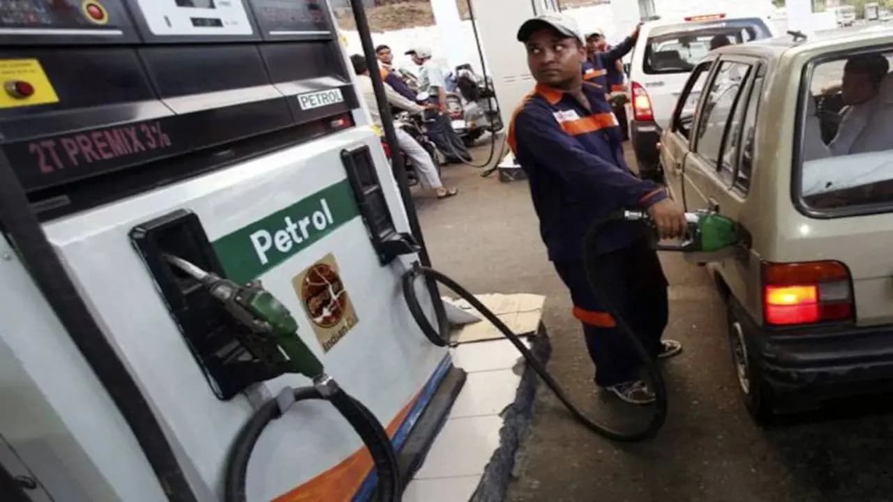 Fuel Prices Today: Petrol and Diesel Rates Steady in Kolkata and Delhi Amid Global Oil Crisis