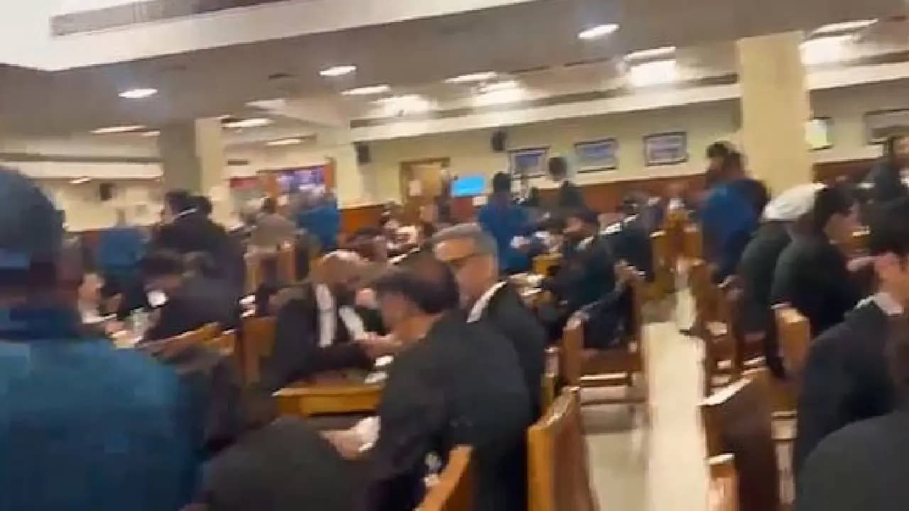 LPG Shortage: No Biryani, Shahi Paneer For Lawyers As LPG Shortage Hits Delhi High Court Canteen