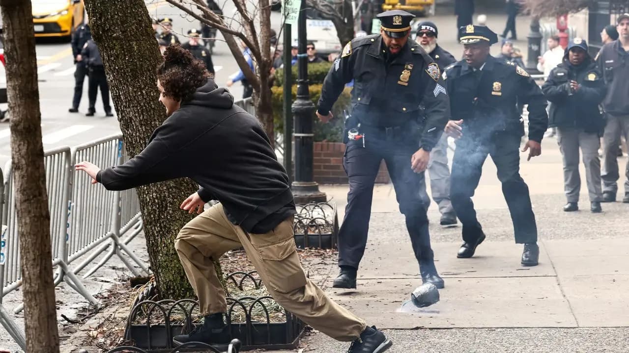ISIS-Inspired Bomb Plot Near NYC Mayor’s Residence Foiled; Two Teens Arrested for Terror Attempt