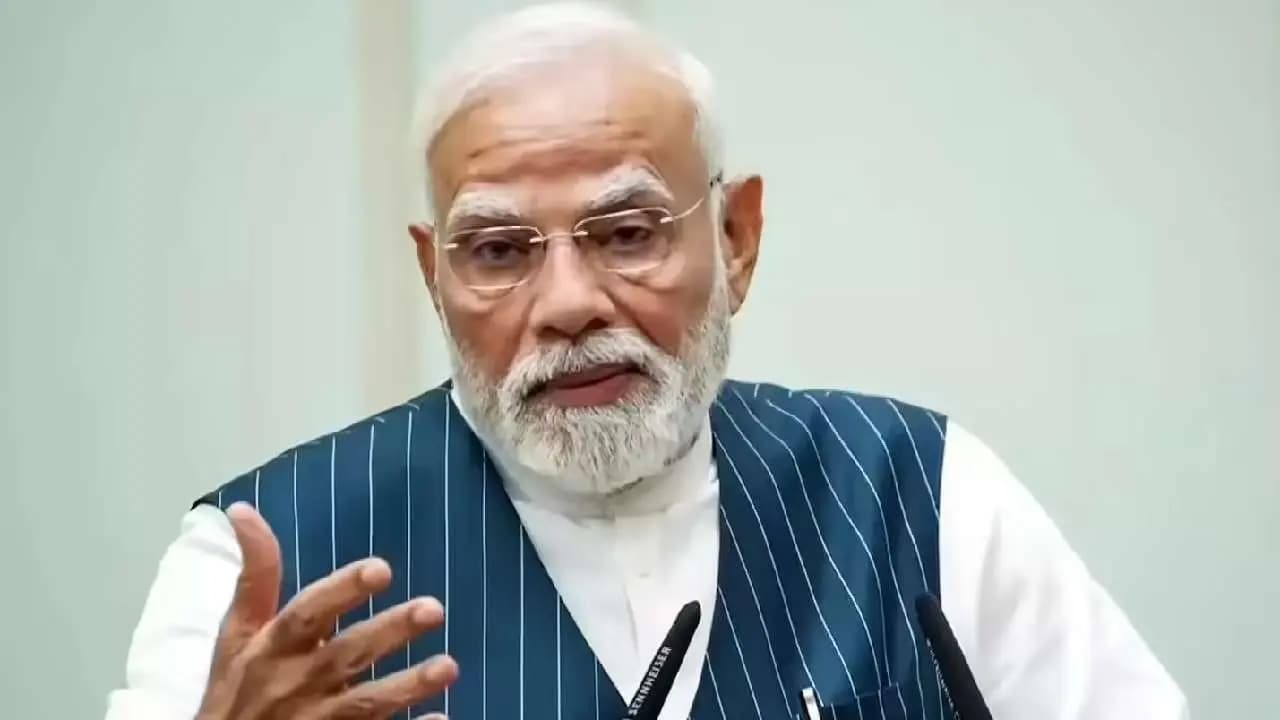 PM Modi Talks to Iranian President Pezeshkian as Hormuz Strait Closure Sparks LPG Crisis