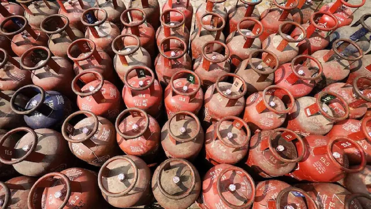 Bengal Government Sets Up 24/7 Control Room to Tackle LPG Crisis; Nabanna Issues New Guidelines