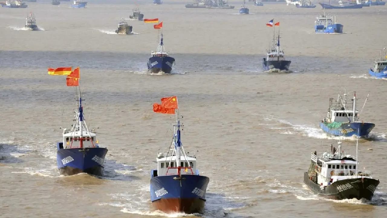 Thousands of Chinese Fishing Boats Mass in East China Sea, Sparking Military Conflict Concerns