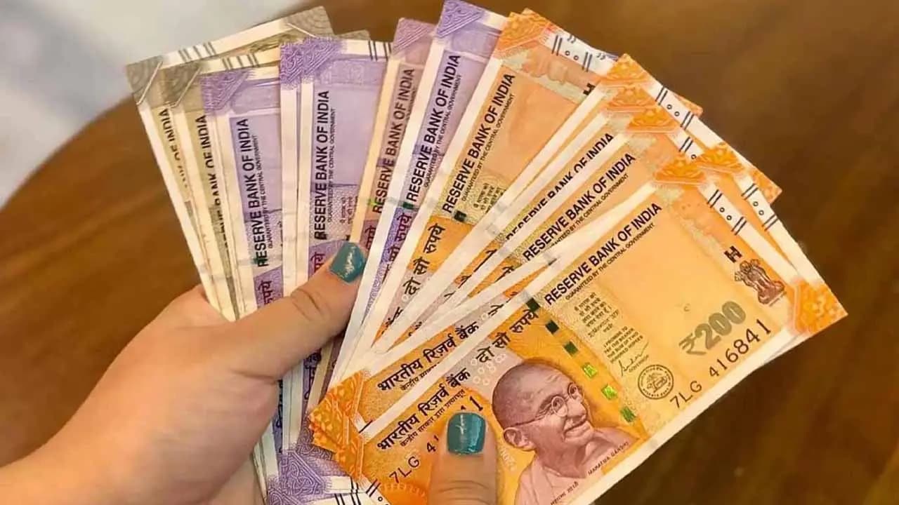 EPF Interest Rate at 8.25%: Should You Invest in VPF or SIP for Retirement Savings