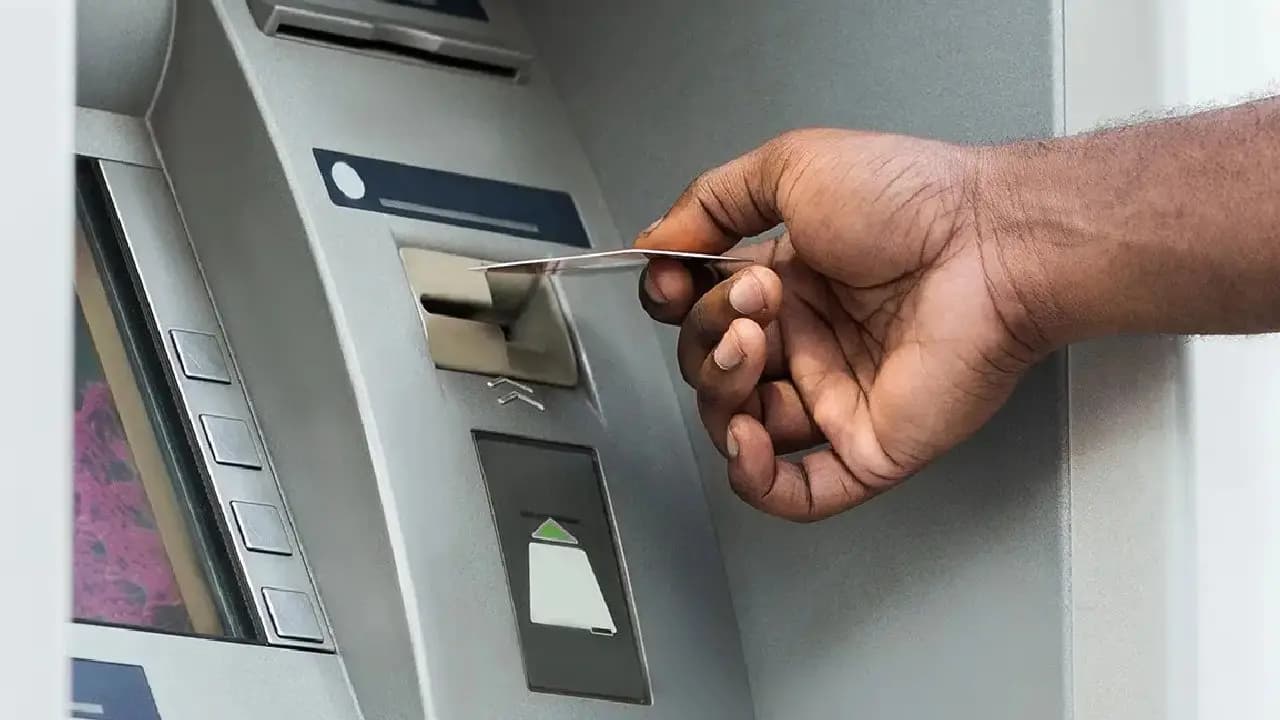 ATM Fraud in Howrah: Salkia Woman Loses huge money After Calling Fake Helpline Number