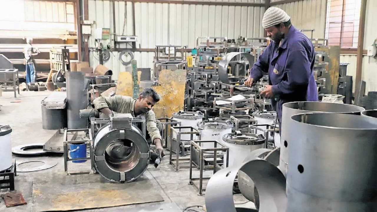 Rocket Stove and Induction Sales Soar as LPG Supply Shortage Hits Households and Hotels