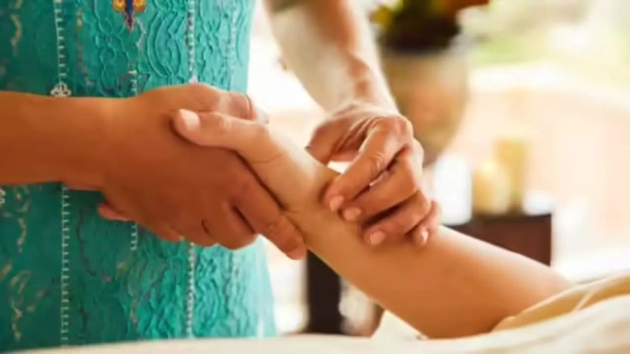 Japanese Researchers Find 30-Second Pressure Point Technique May Lower Cortisol and Stress