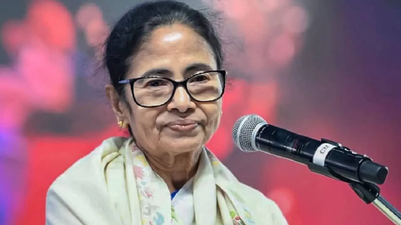 CM Mamata Banerjee Hikes Monthly Stipend for Priests and Imams Ahead of West Bengal Assembly Polls 2026