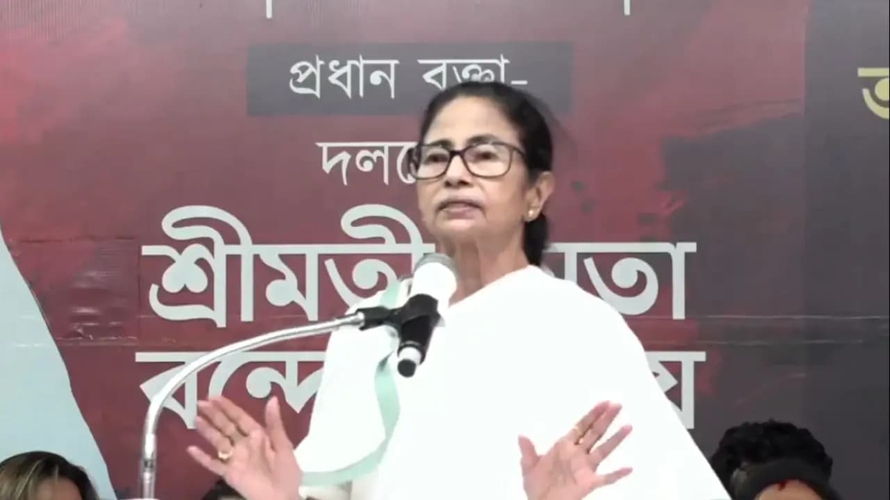 Bengal Elections 2026: Mamata Banerjee Slams BJP Over Gas Crisis, Predicts Bigger TMC Win in Assembly Polls