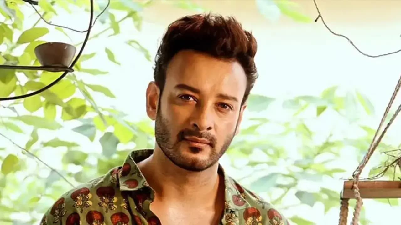 Gangaa Actor Shaheb Bhattacherjee Mourns the Loss of His Beloved Pet Dog Lalu