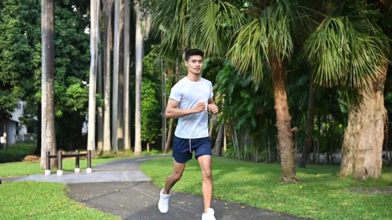 Men Form Safety Groups in Public Park Following Unusual harrasment Incident During Jogging