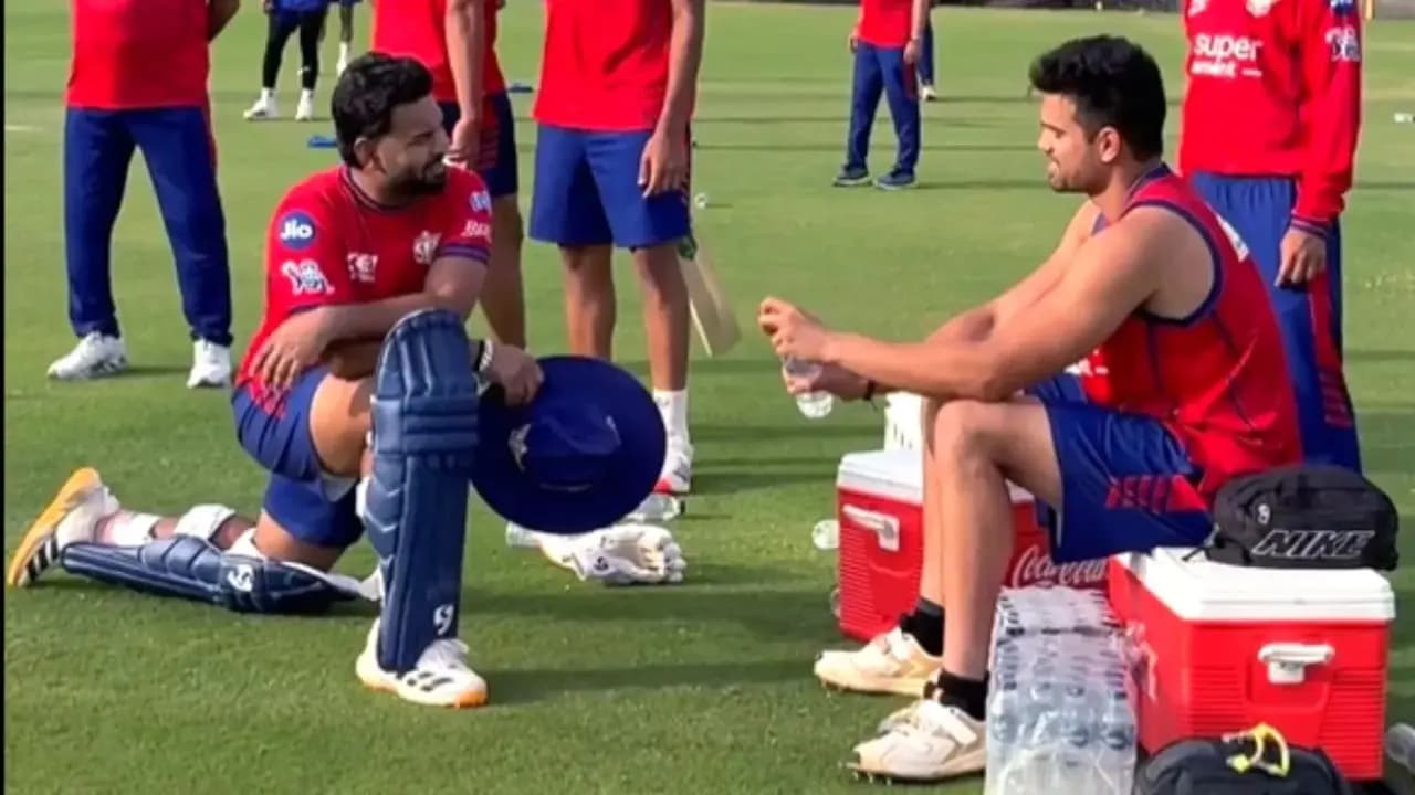 IPL 2026:Arjun Tendulkar Reveals IPL Training Secrets and Bat Weight to Rishabh Pant in Viral LSG Video
