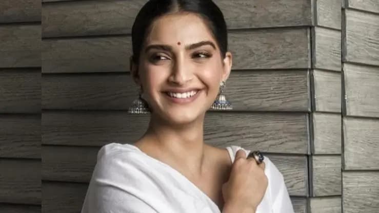 Pregnant Sonam Kapoor hides baby bump as she arrives for Karwa Chauth celebration 