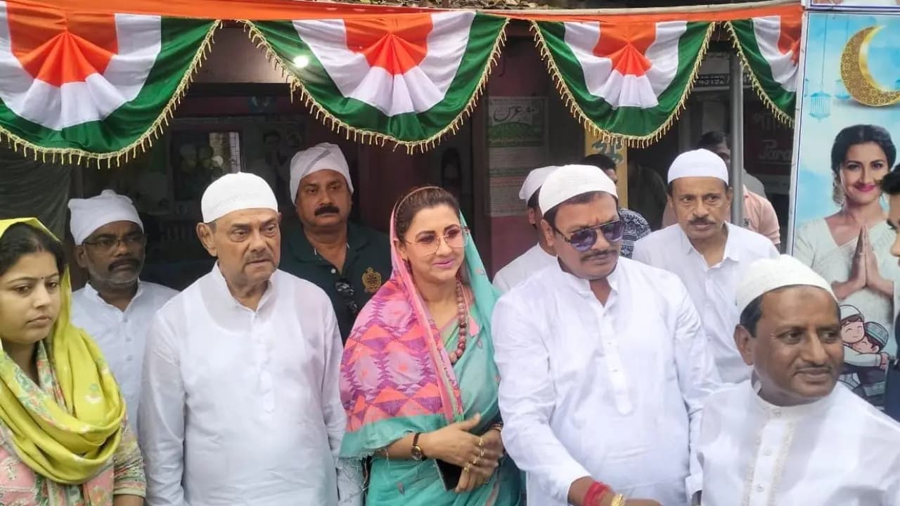 Bengal Elections 2026: Rachna Banerjee and Samir Chakraborty Attend Eid Prayers at Pandua GT Road Ahead of WB Polls