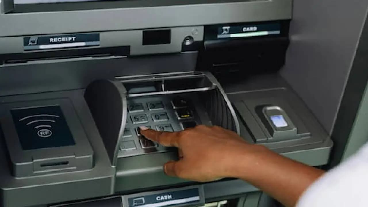 HDFC and PNB Update ATM Withdrawal Rules from April 1: New UPI and Cash Limits Explained 
