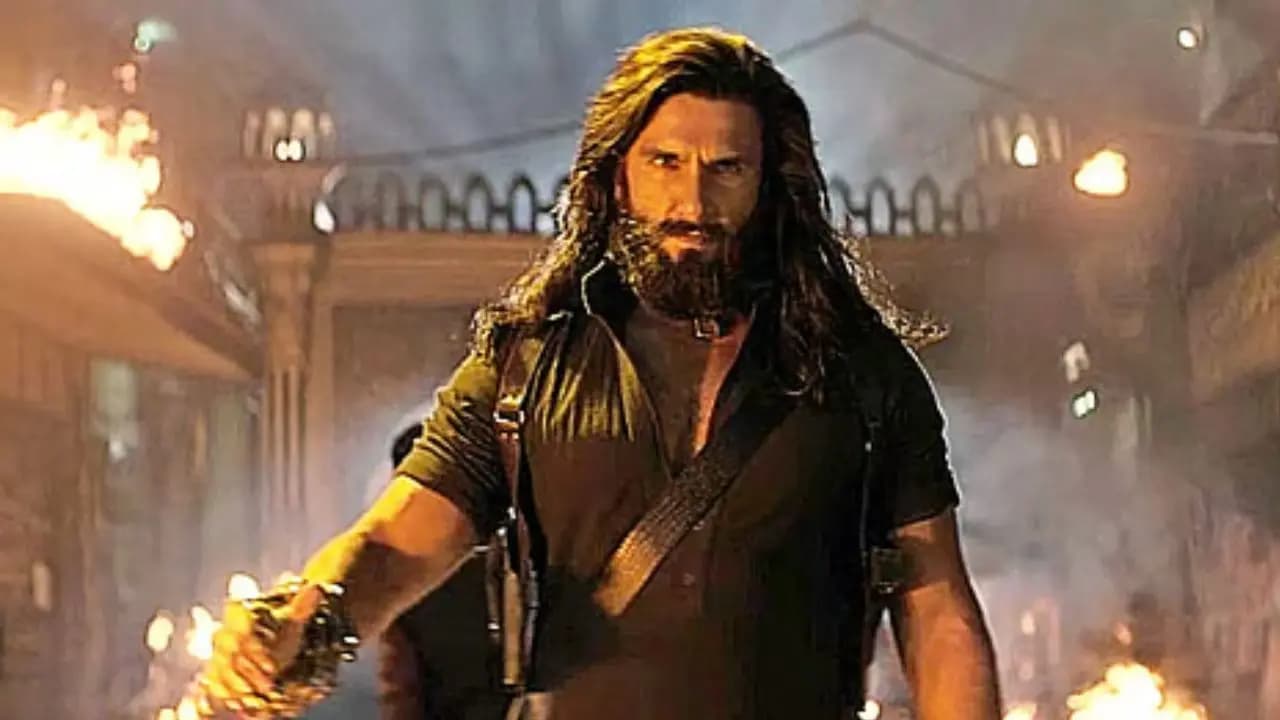 Pakistani Journalist’s Viral Video Watching Pirated Dhurandhar 2 Sparks Social Media Outcry