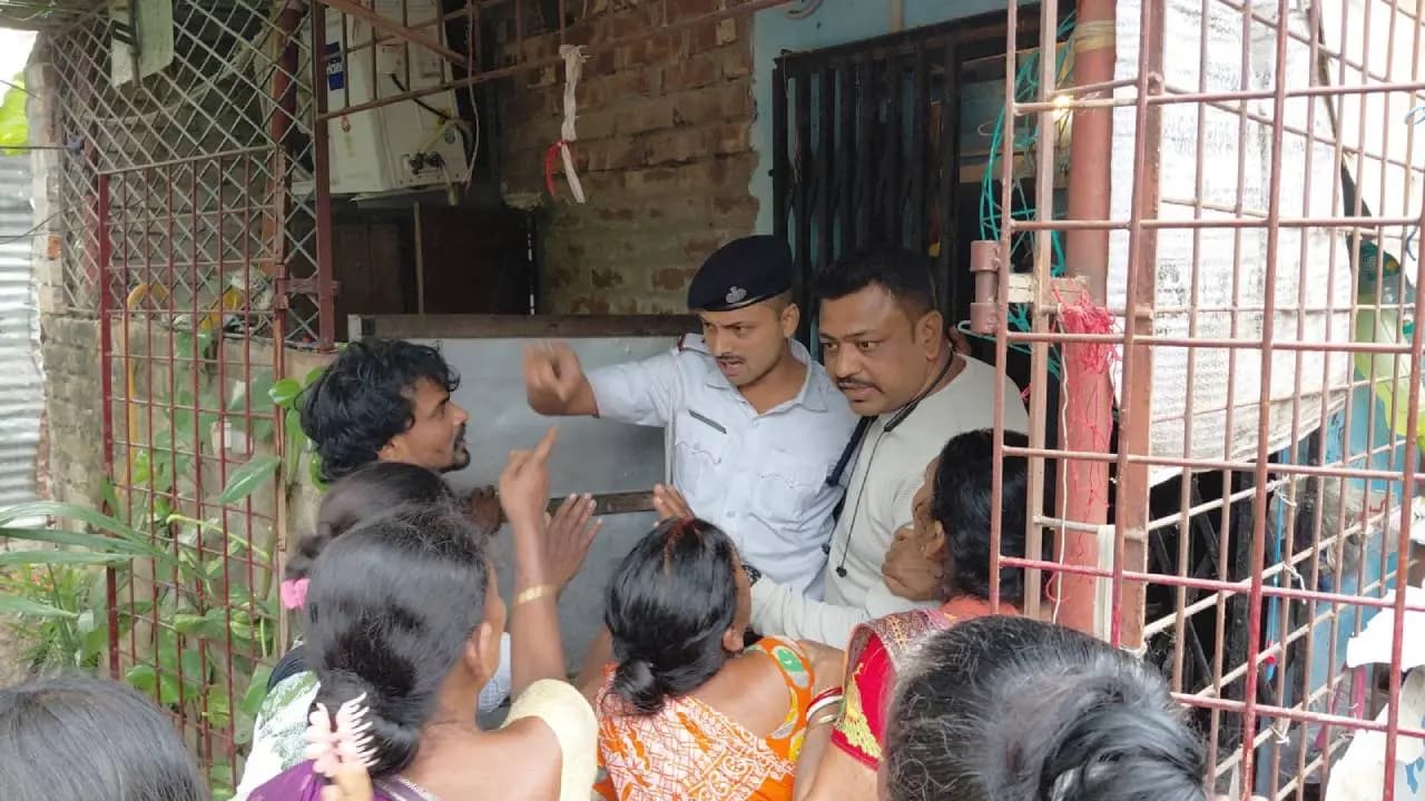 Chinsurah House Vandalised After Hooghly Housewife Death: Family Alleges Dowry Murder 