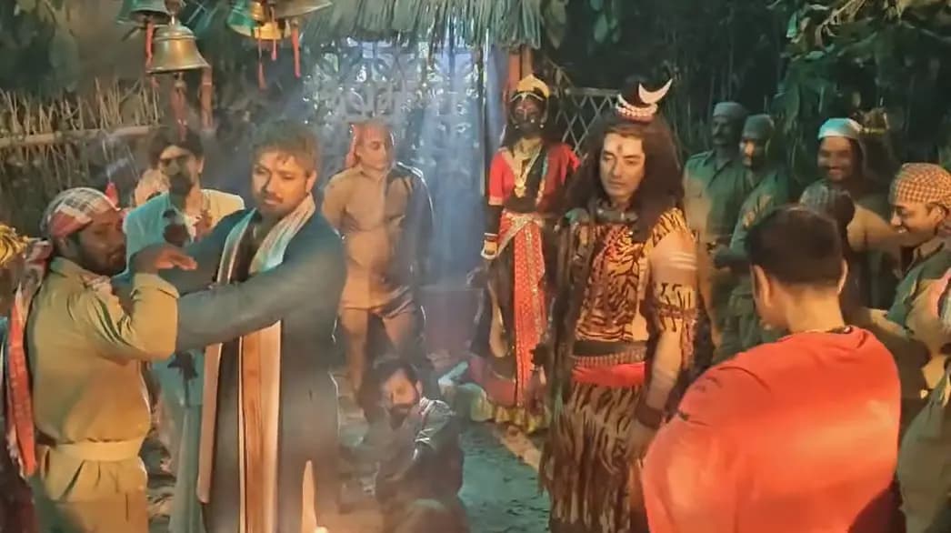  Srijan, Aniket, Shyamoli appeared with Parna to save Puti