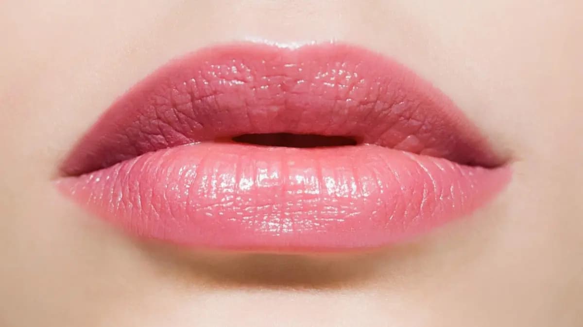 These home remedies help to get smooth lips easily