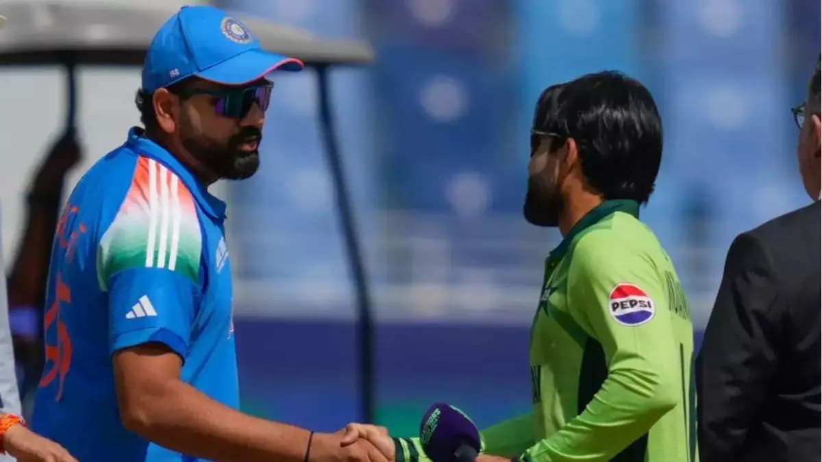 Pakistan head coach Aaqib Javed said that India are getting an advantage in champions Trophy spt 