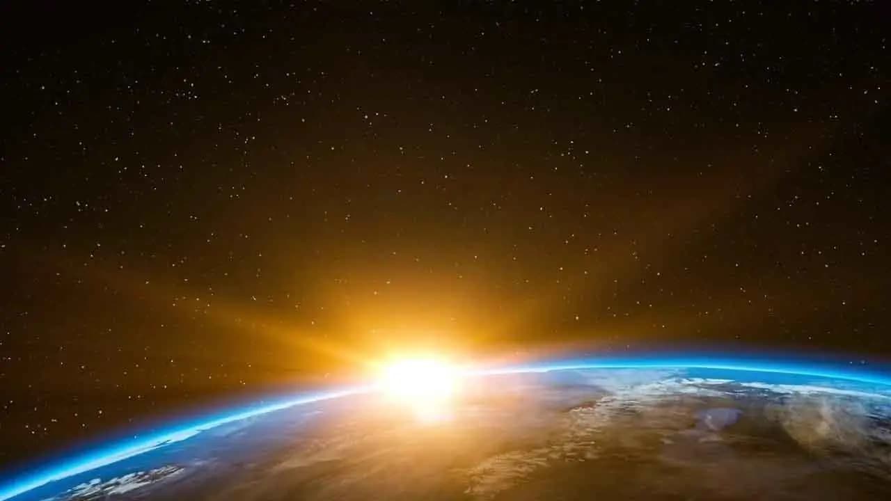 SpaceX and Amazon Lead LEO Satellite Race