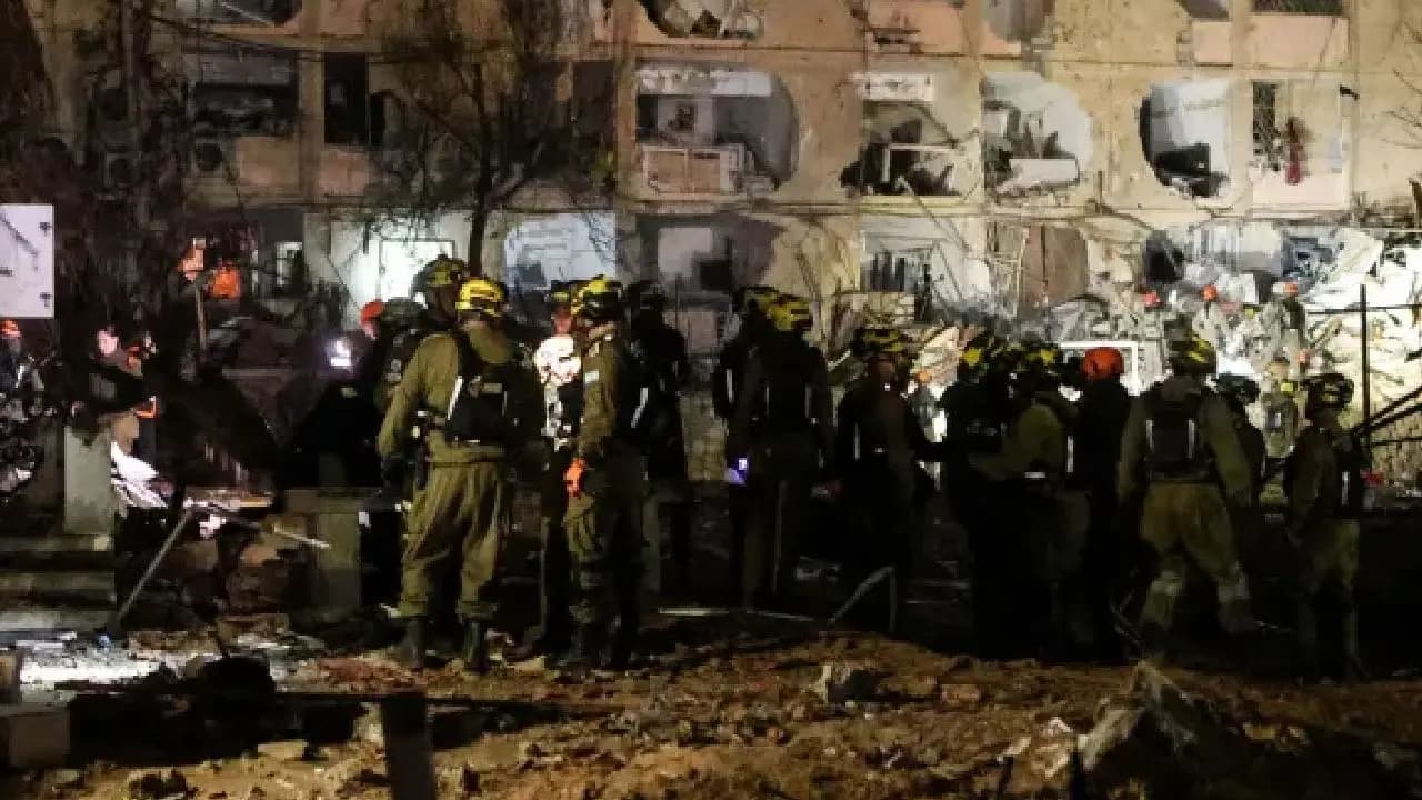 Iran Launches Missile Strike Near Dimona Nuclear Facility; Over 100 Injured in Israel