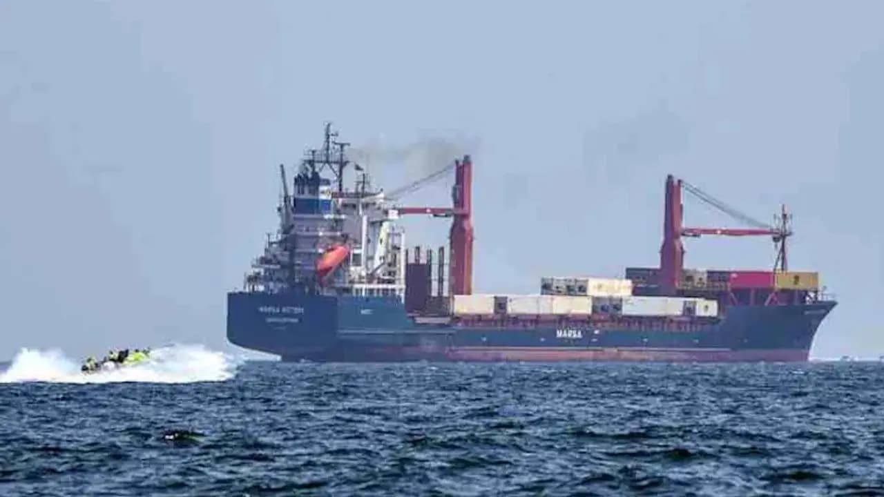 Iran Imposes Two Million US Doller Transit Fee on Ships in Strait of Hormuz Amid Donald Trump’s Threats