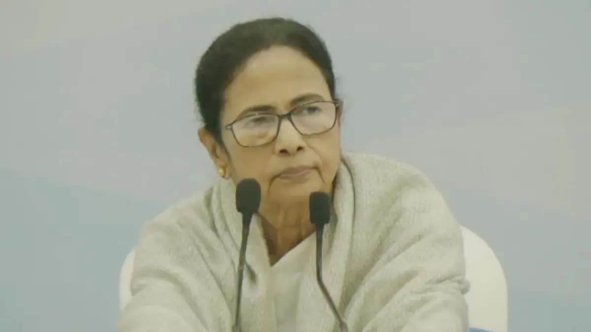 Mamata Banerjee slammed BSF and central government over infiltration issue gnr