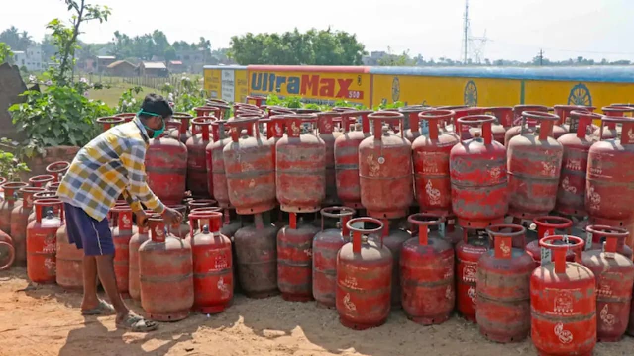 LPG Cylinder Refill Gap Increased to 35 Days in India Amid Middle East Supply Crisis