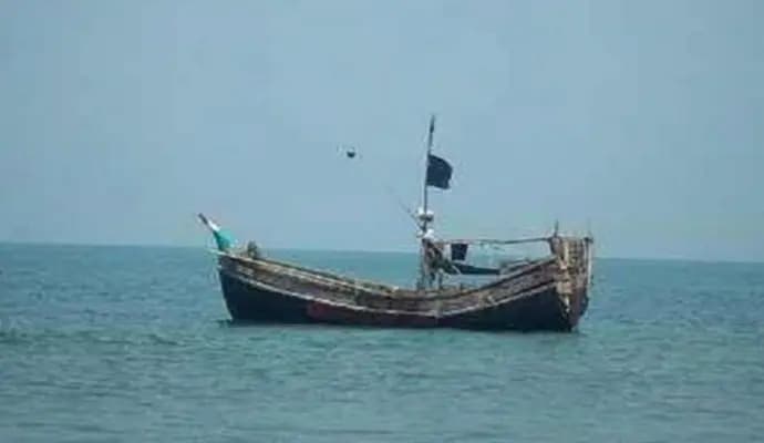 trawler with 13 people sank in the middle of the sea